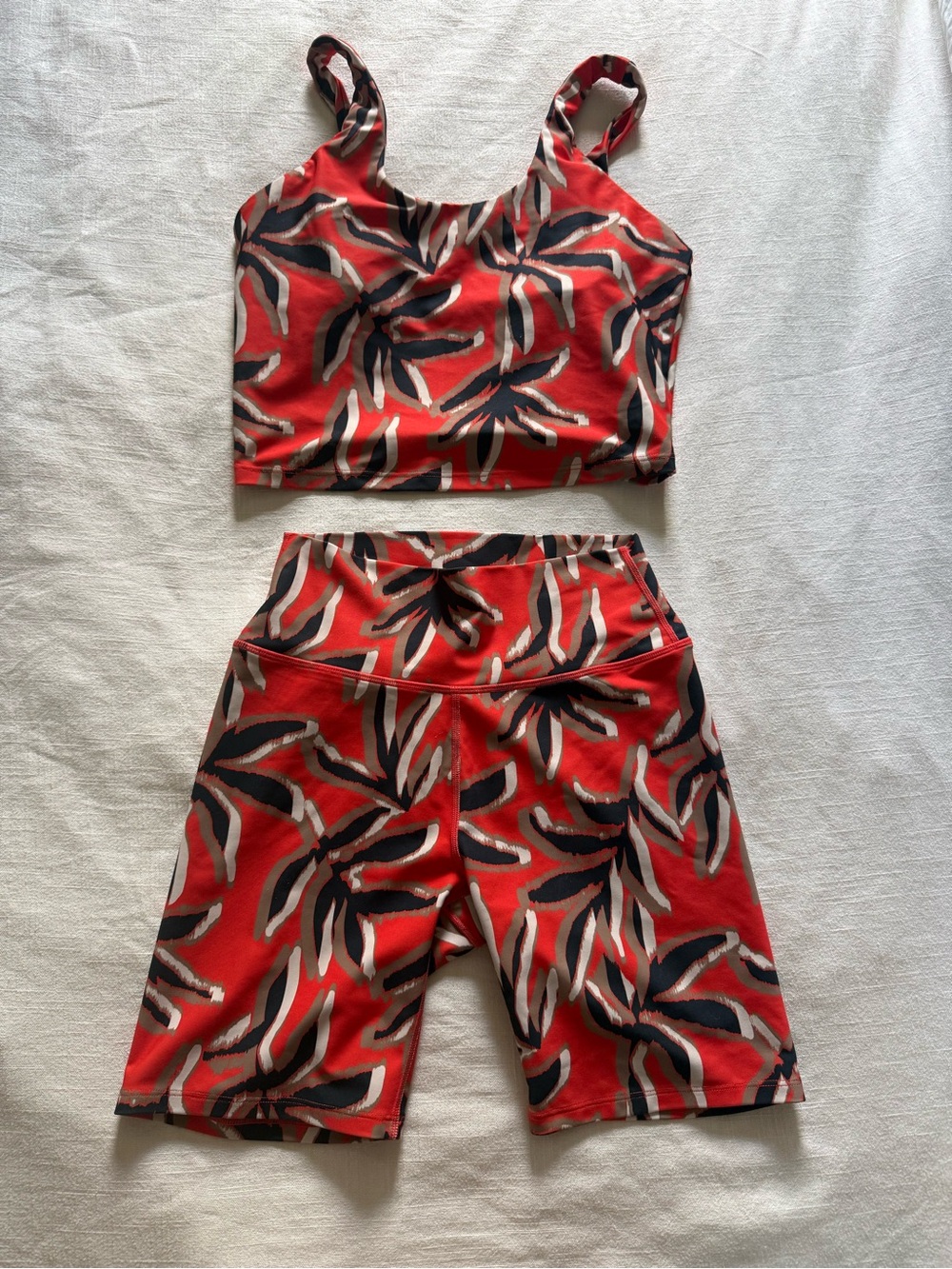 SAGE COLLECTIVE Leaf Print Sports Bra & Biker Shorts Set